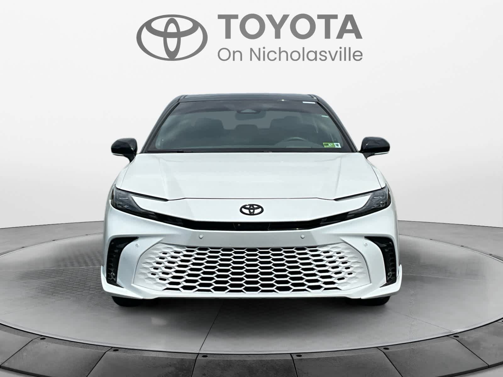 Used 2025 Toyota Camry Hybrid AWD/4WD image 8