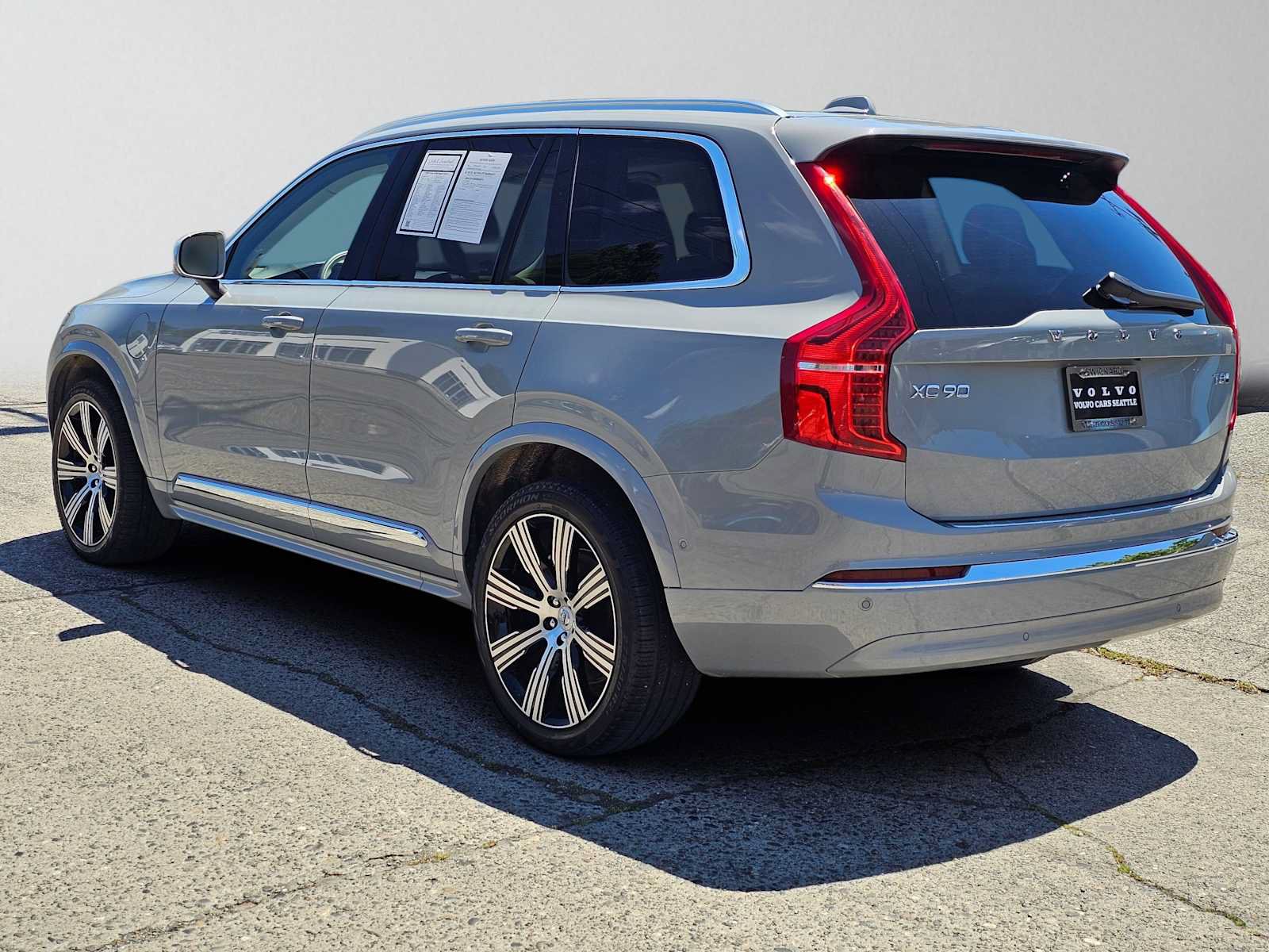 Certified 2025 Volvo XC90 T8 Ultra w/ Protection Package Premier AWD/4WD image 5