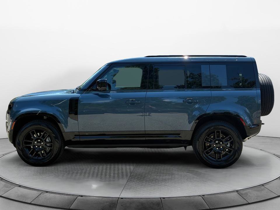 New 2026 Land Rover Defender 110 X-Dynamic SE AWD/4WD image 4
