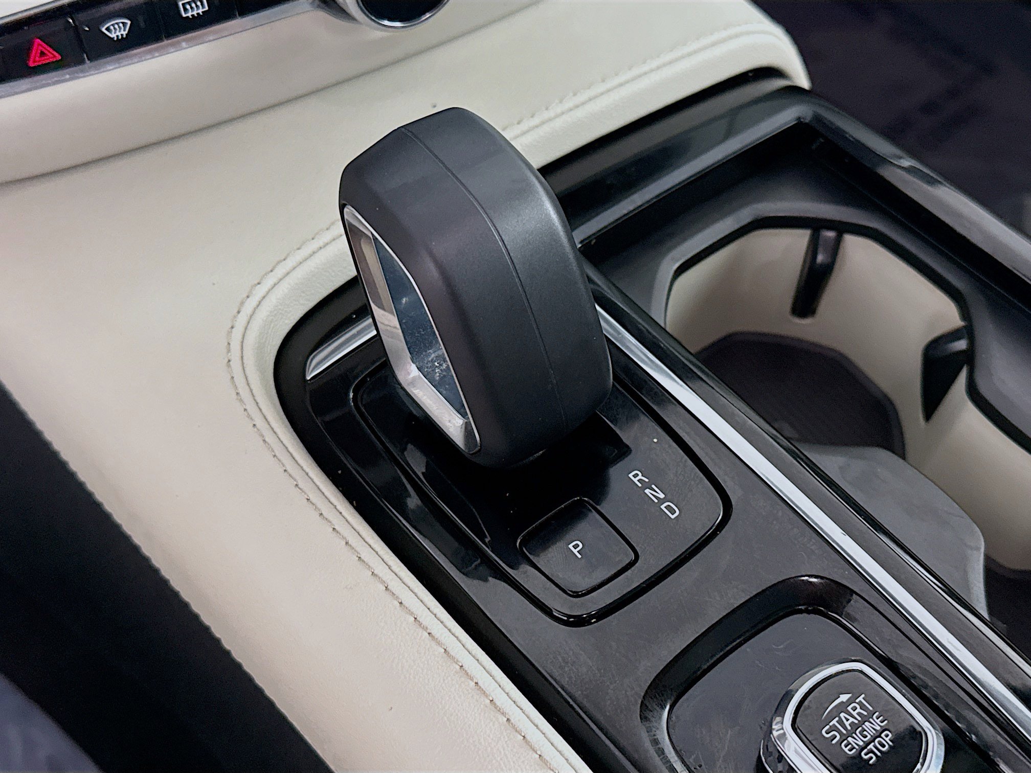 Used 2023 Volvo S60 T8 Plus image 20