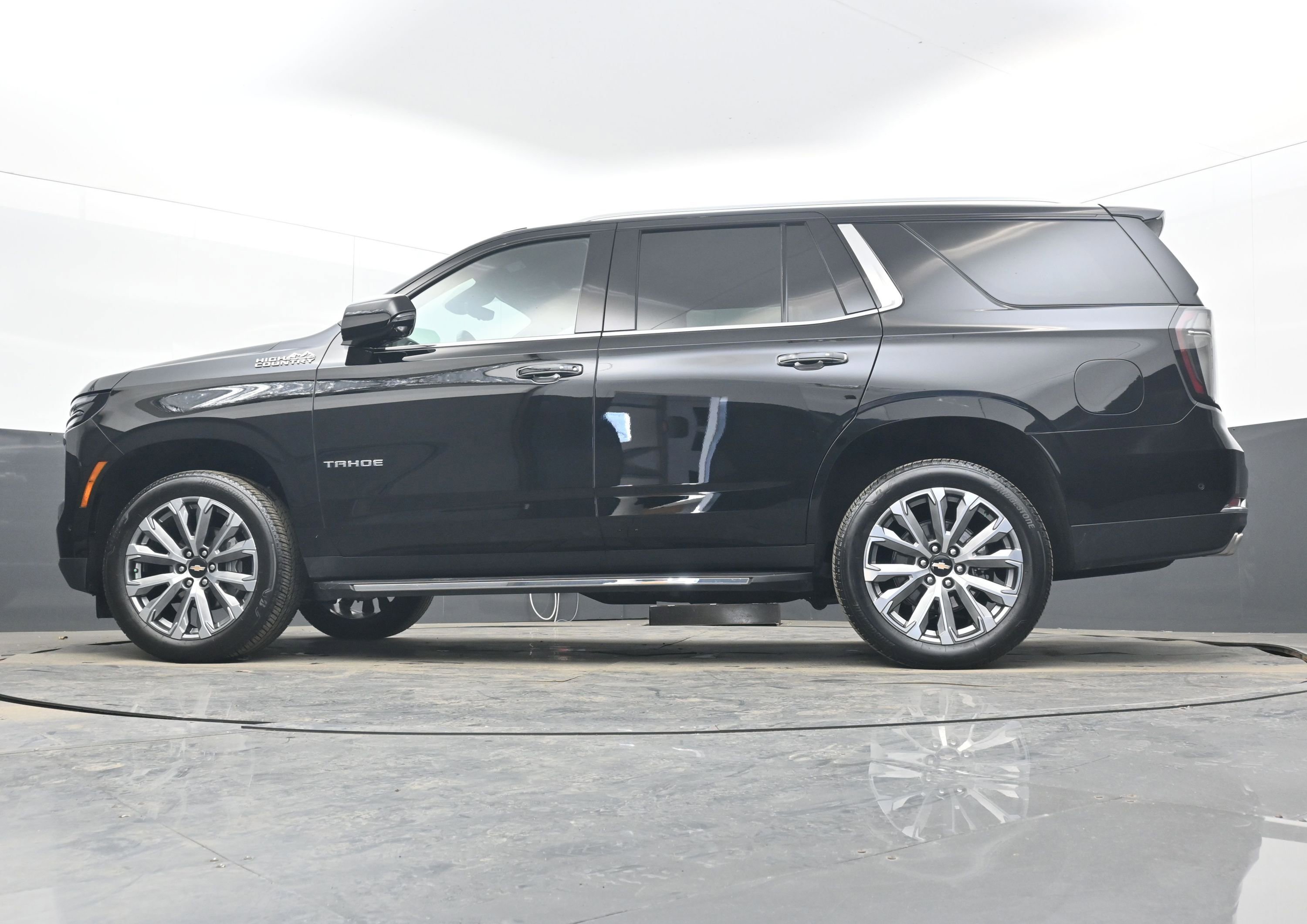 Certified 2025 Chevrolet Tahoe High Country image 24