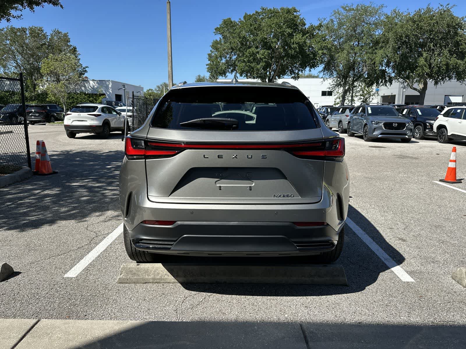 Used 2025 Lexus NX 250 FWD w/ Towing Package (2000 Lbs) image 7