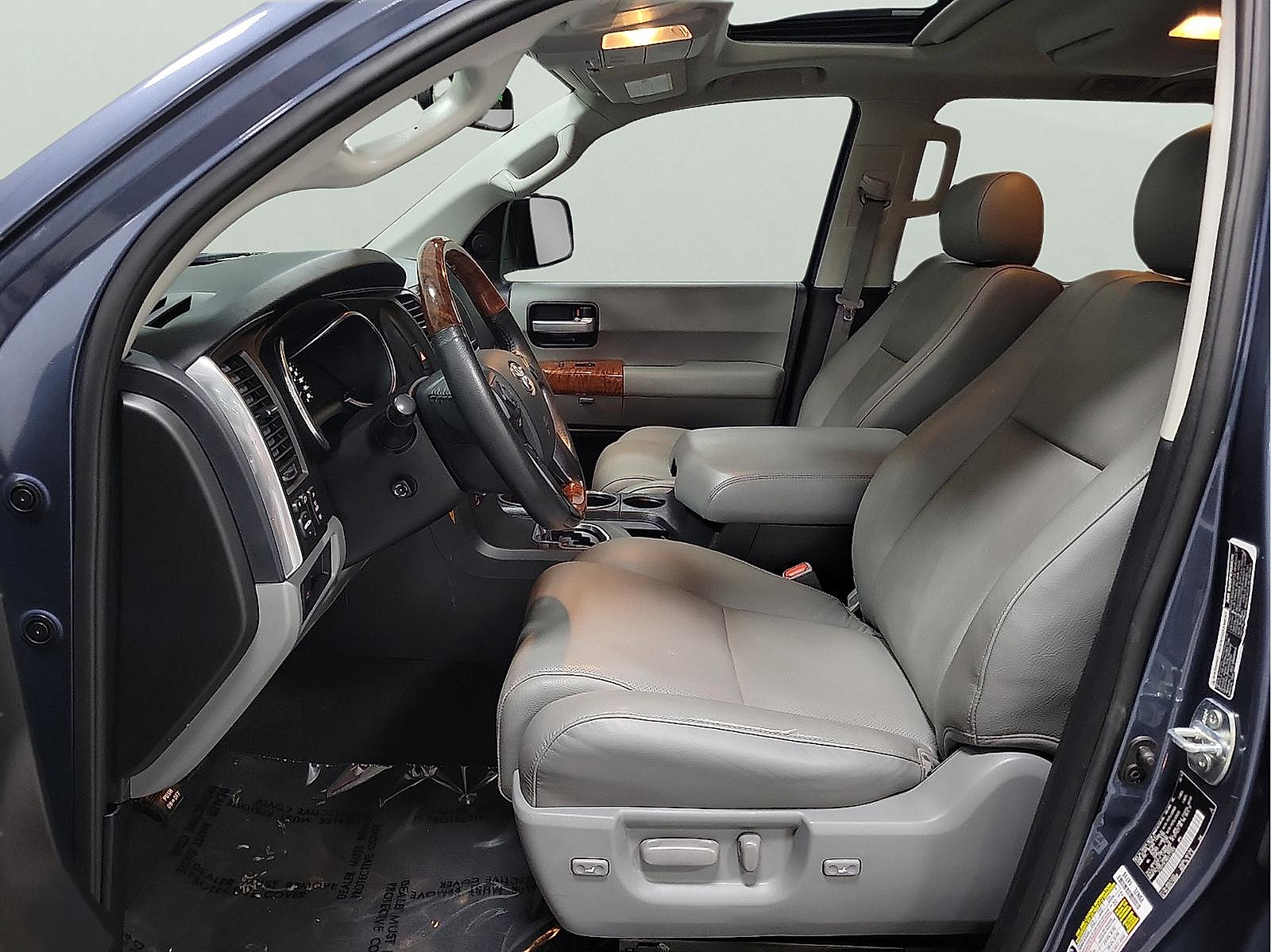 Certified 2019 Toyota Sequoia Platinum AWD/4WD image 10