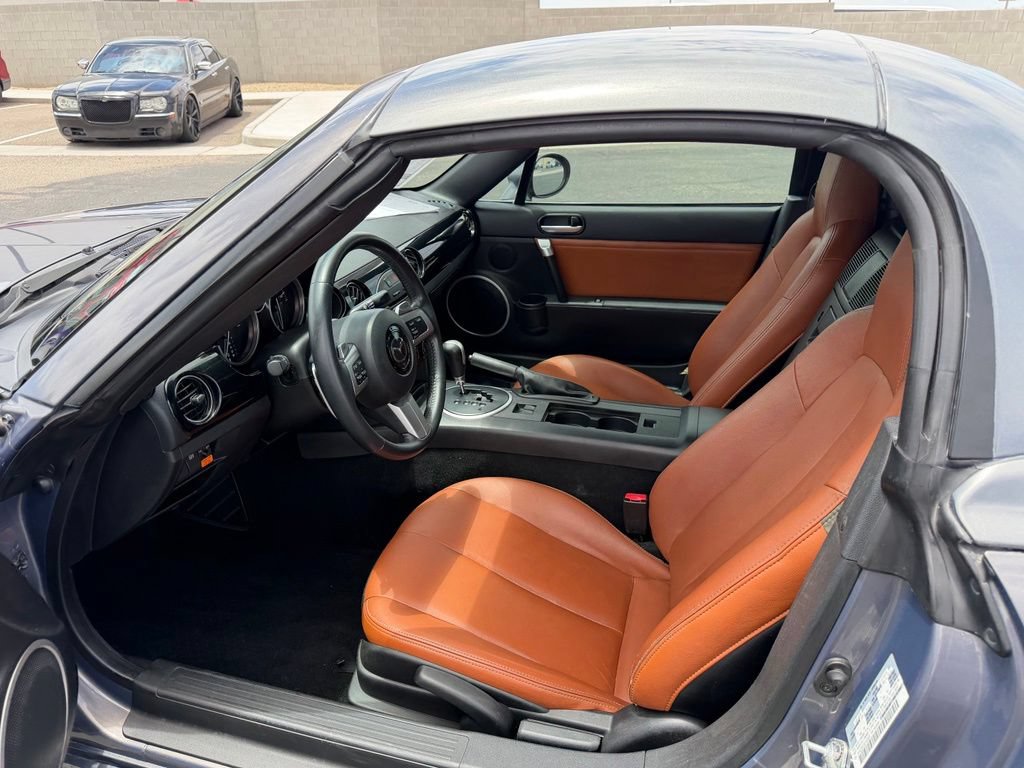Used 2008 MAZDA MX-5 Miata Grand Touring w/ Premium Pkg RWD image 11