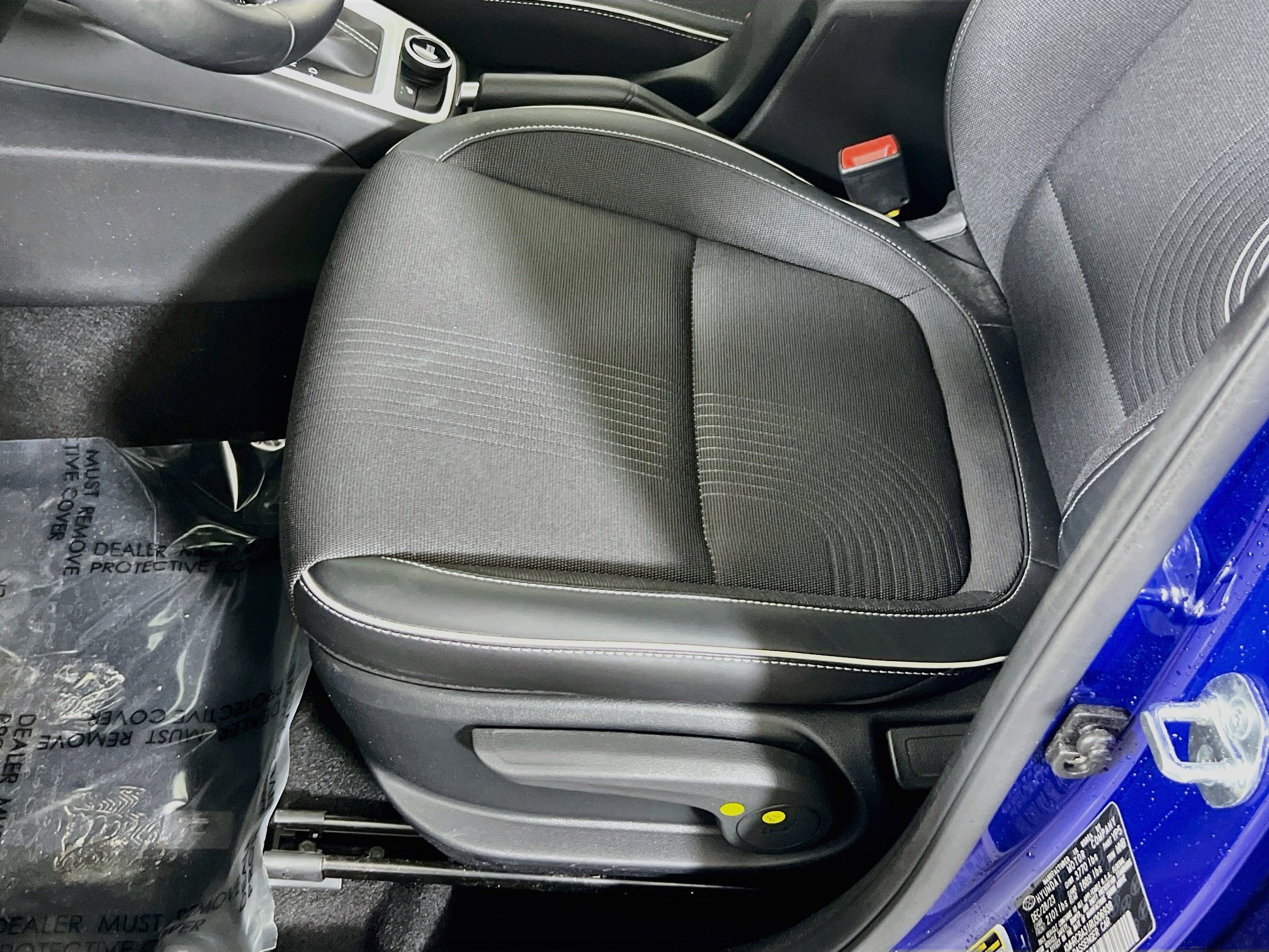 Used 2024 Hyundai Venue Limited FWD image 19