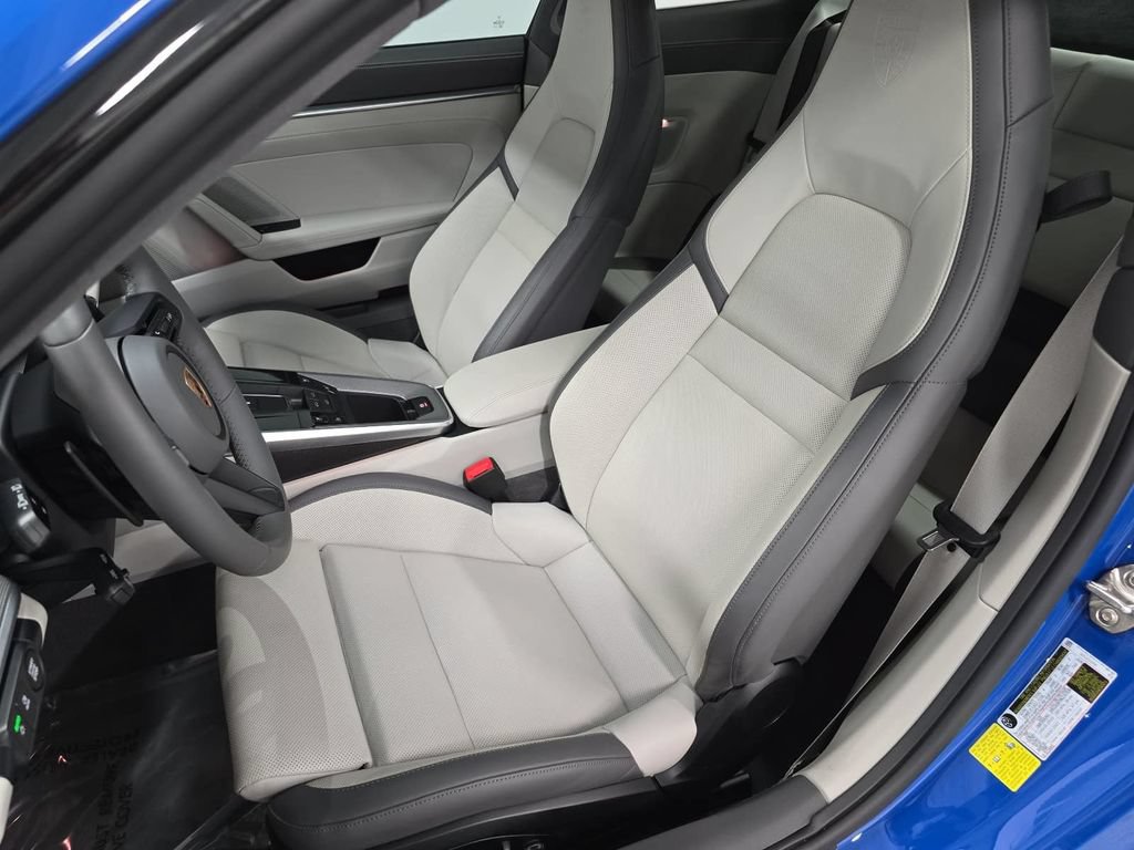 Certified 2025 Porsche 911 Carrera RWD image 5