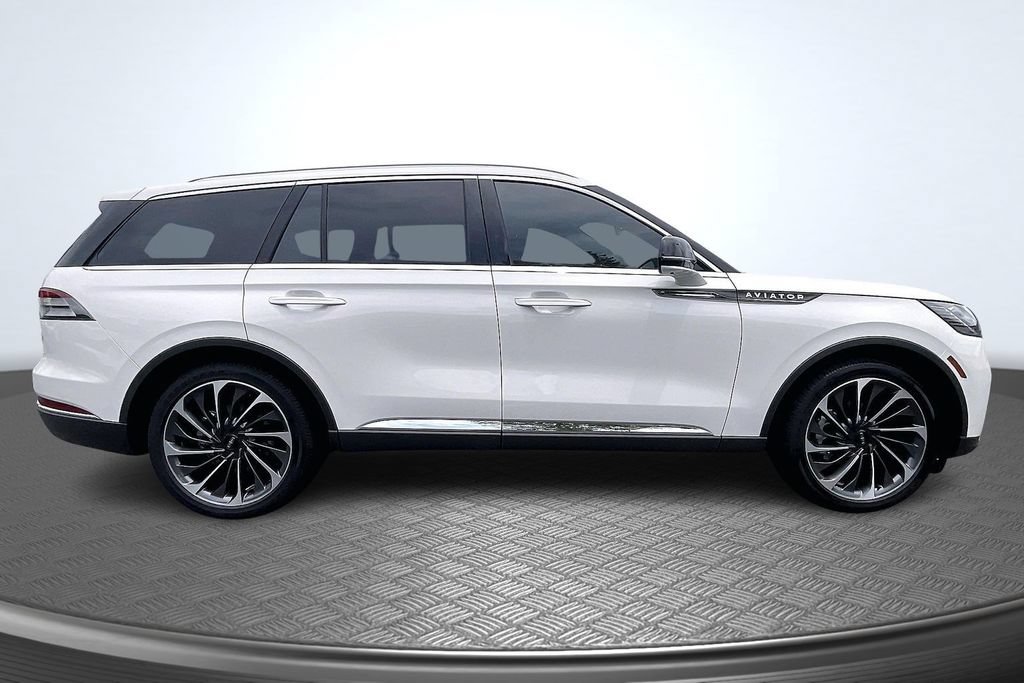 Used 2026 Lincoln Aviator Reserve w/ Luxury Package RWD image 4