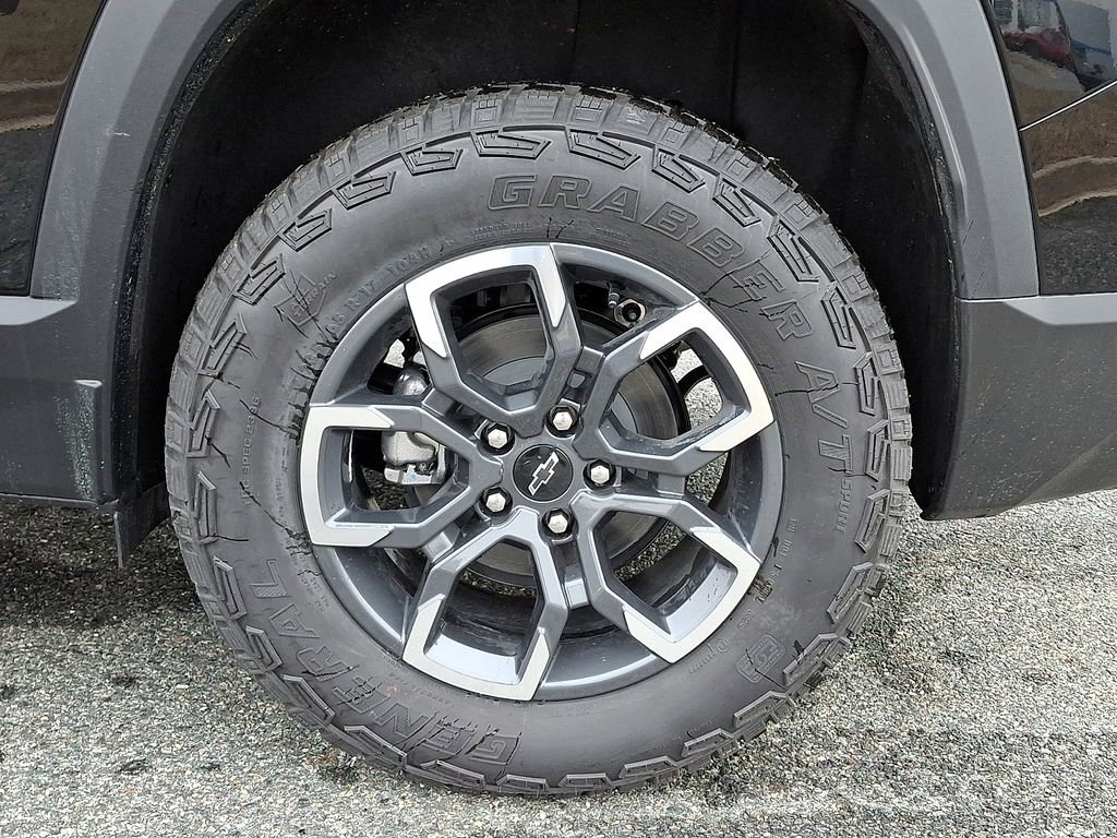 New 2026 Chevrolet Equinox ACTIV w/ LPO, Floor Liner Package image 5