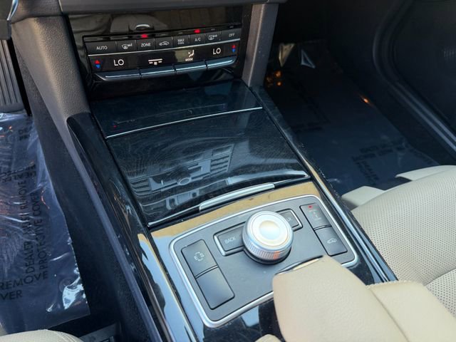 Used 2011 Mercedes-Benz E 550 Sedan w/ Premium 1 Pkg image 21