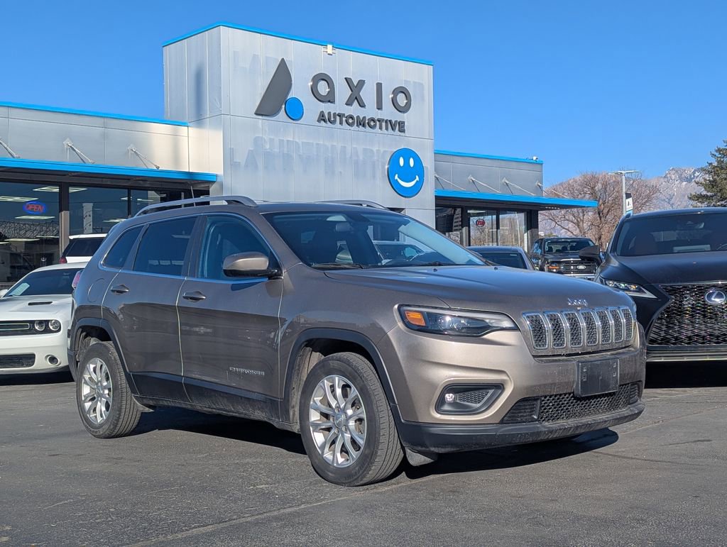 Used 2019 Jeep Cherokee Latitude w/ Popular Appearance Group FWD image 1