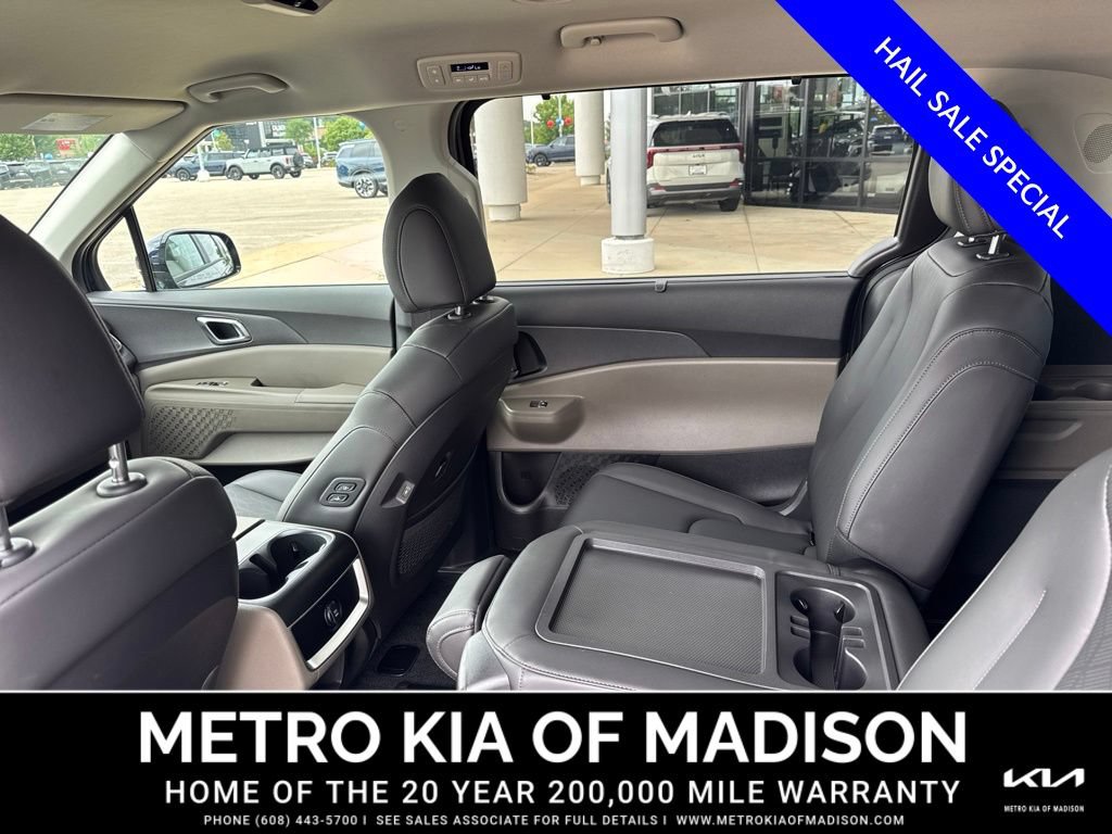 Used 2026 Kia Carnival EX FWD image 26