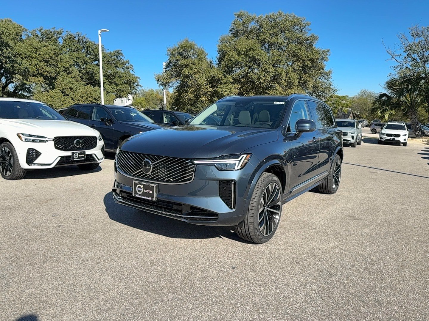 Used 2026 Volvo XC90 B6 Ultra w/ Protection Package AWD/4WD image 2