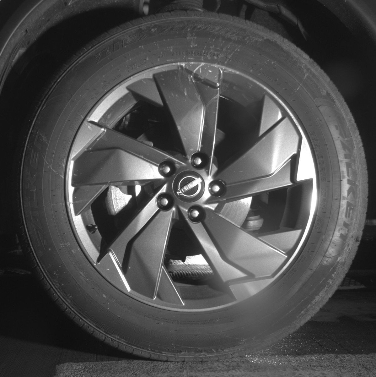 Used 2025 Nissan Rogue SV FWD image 12