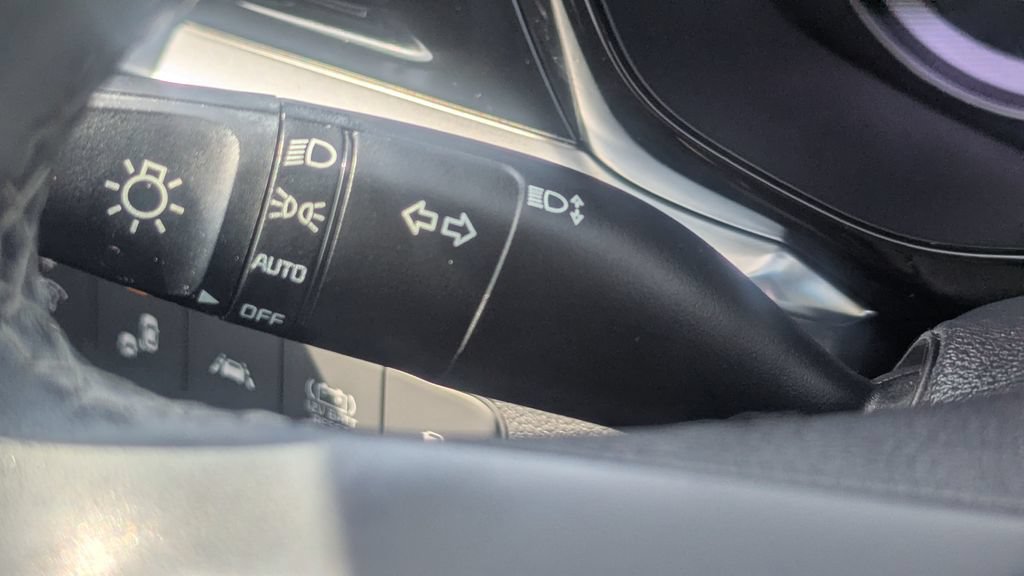 Used 2021 Kia Niro LXS FWD image 26