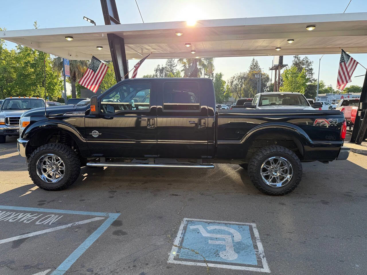 Used 2016 Ford F250 Lariat w/ Lariat Ultimate Package image 3