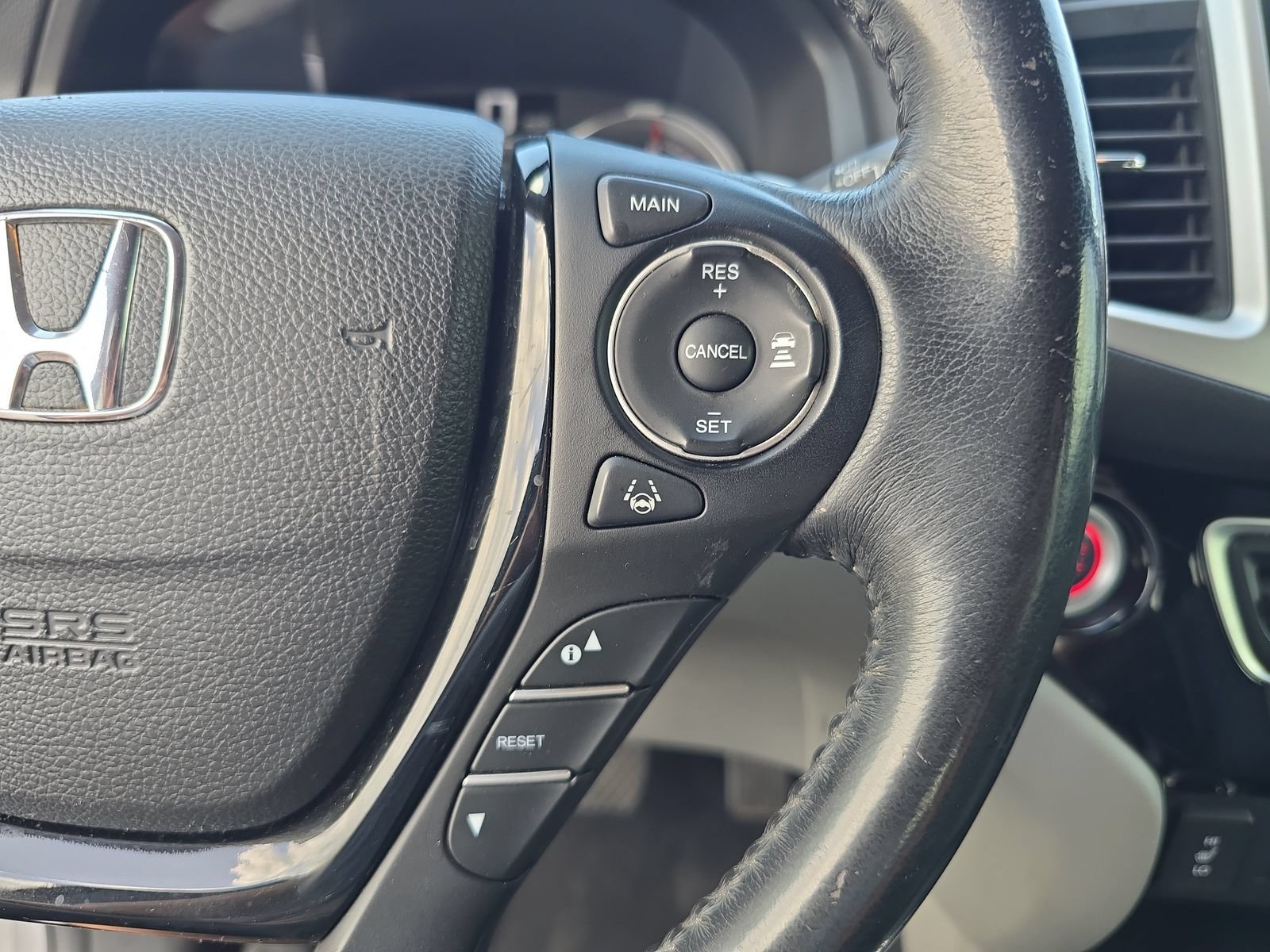 Used 2016 Honda Pilot Touring image 23