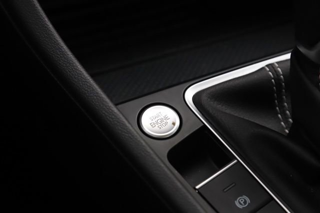 Used 2025 Volkswagen Jetta SE image 20