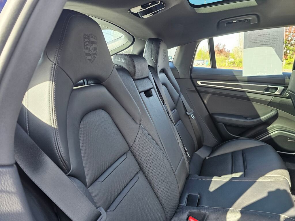 Used 2022 Porsche Panamera 4 Platinum Edition w/ Assistance Package image 16