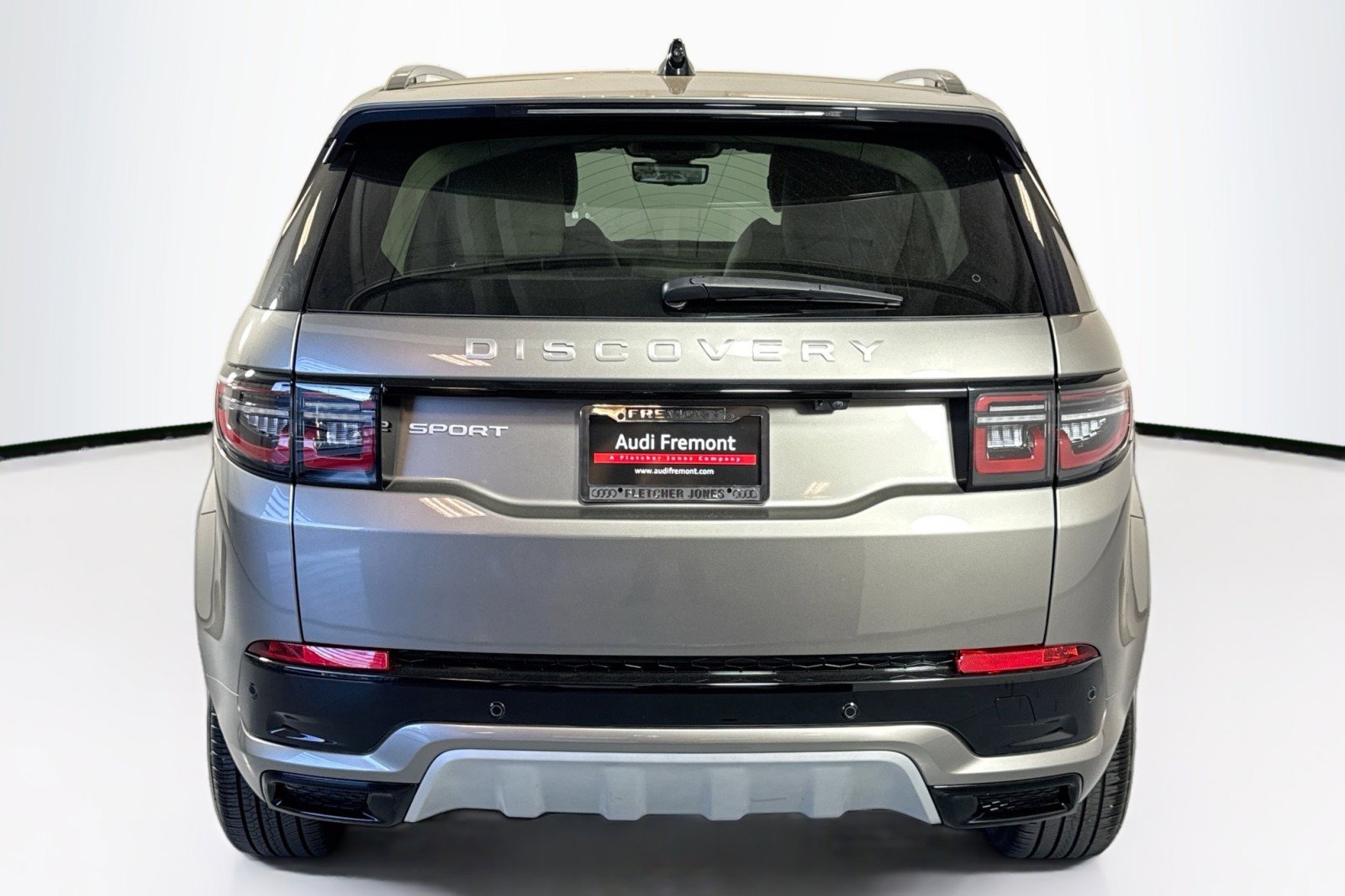 Used 2024 Land Rover Discovery Sport S image 6