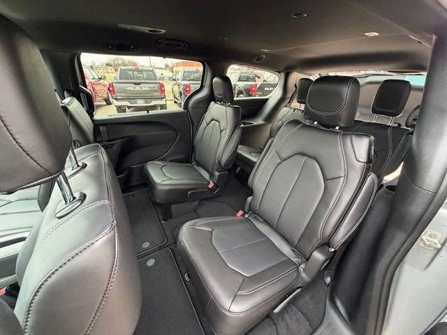 New 2026 Chrysler Pacifica Select AWD/4WD image 14