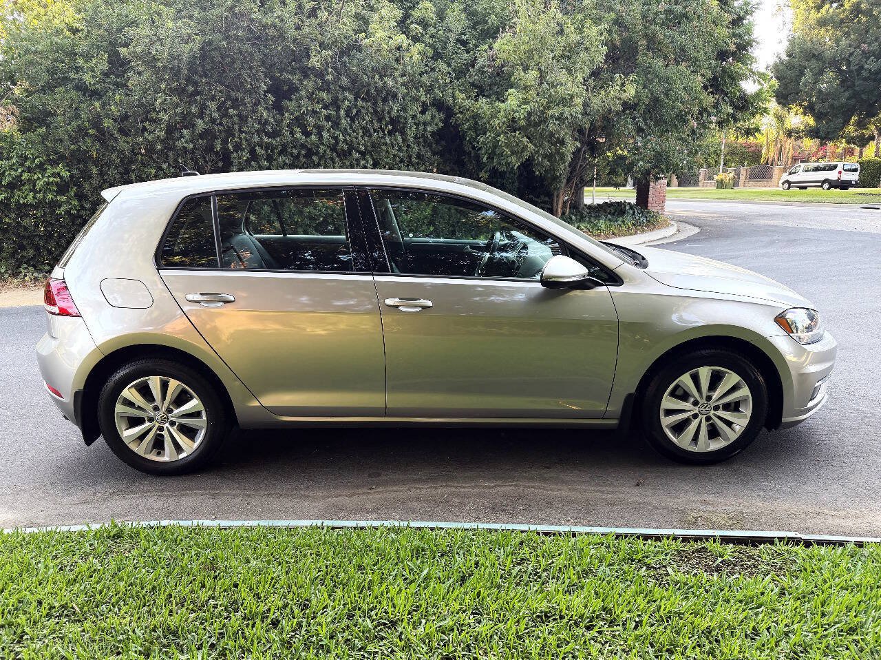 Used 2018 Volkswagen Golf SE FWD image 8