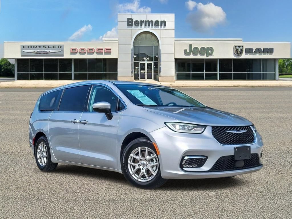 Certified 2023 Chrysler Pacifica Touring-L FWD image 1