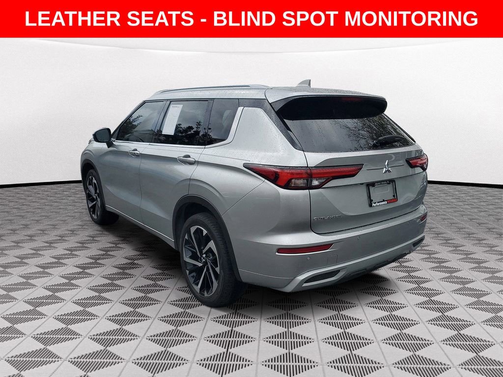 Used 2023 Mitsubishi Outlander SEL image 4