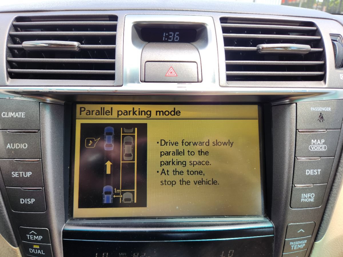 Used 2010 Lexus LS 460 RWD image 17