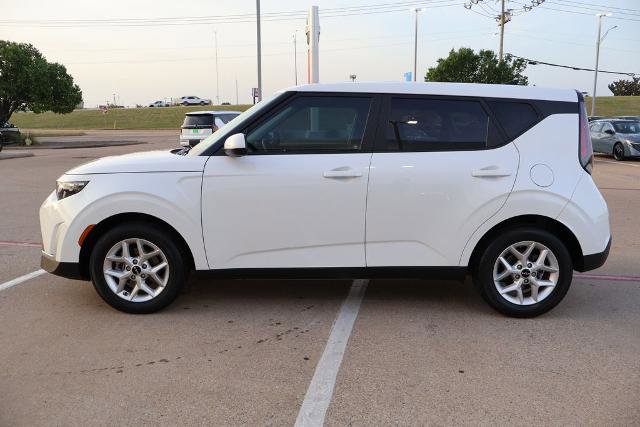 Used 2023 Kia Soul LX w/ Option Group 015 image 2