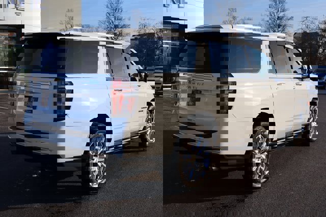 Used 2021 Chevrolet Suburban High Country image 3