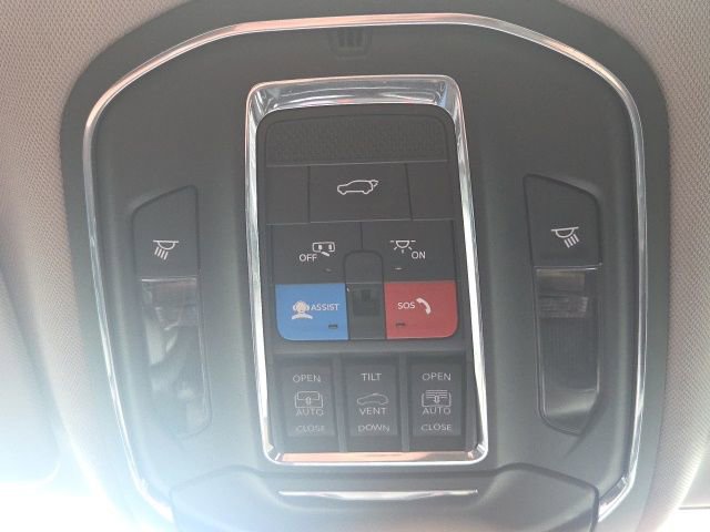 Used 2023 Jeep Grand Cherokee L Limited w/ Luxury Tech Group II image 31