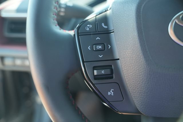 Used 2025 Toyota Prius Plug-In Hybrid FWD image 32