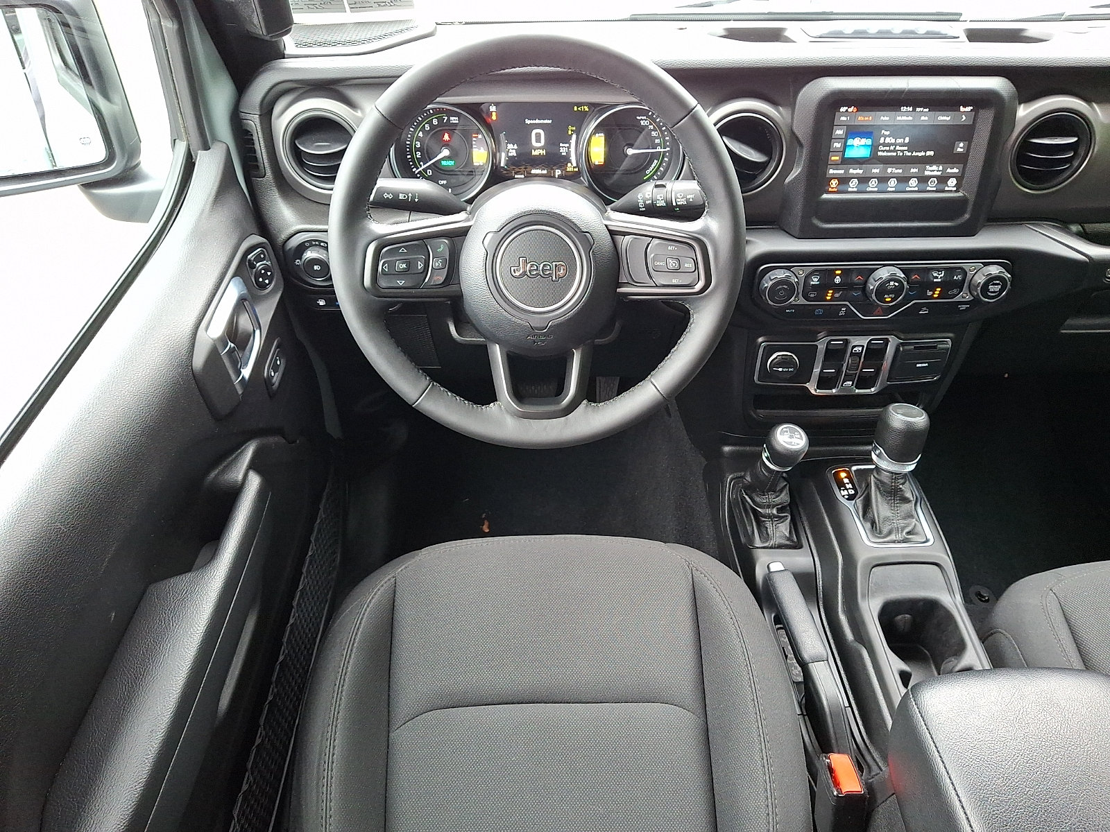 Used 2023 Jeep Wrangler Unlimited w/ Cold Weather Group AWD/4WD image 4
