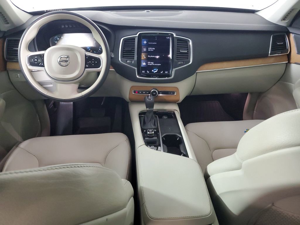 Used 2022 Volvo XC90 T5 Momentum w/ Climate Package FWD image 18