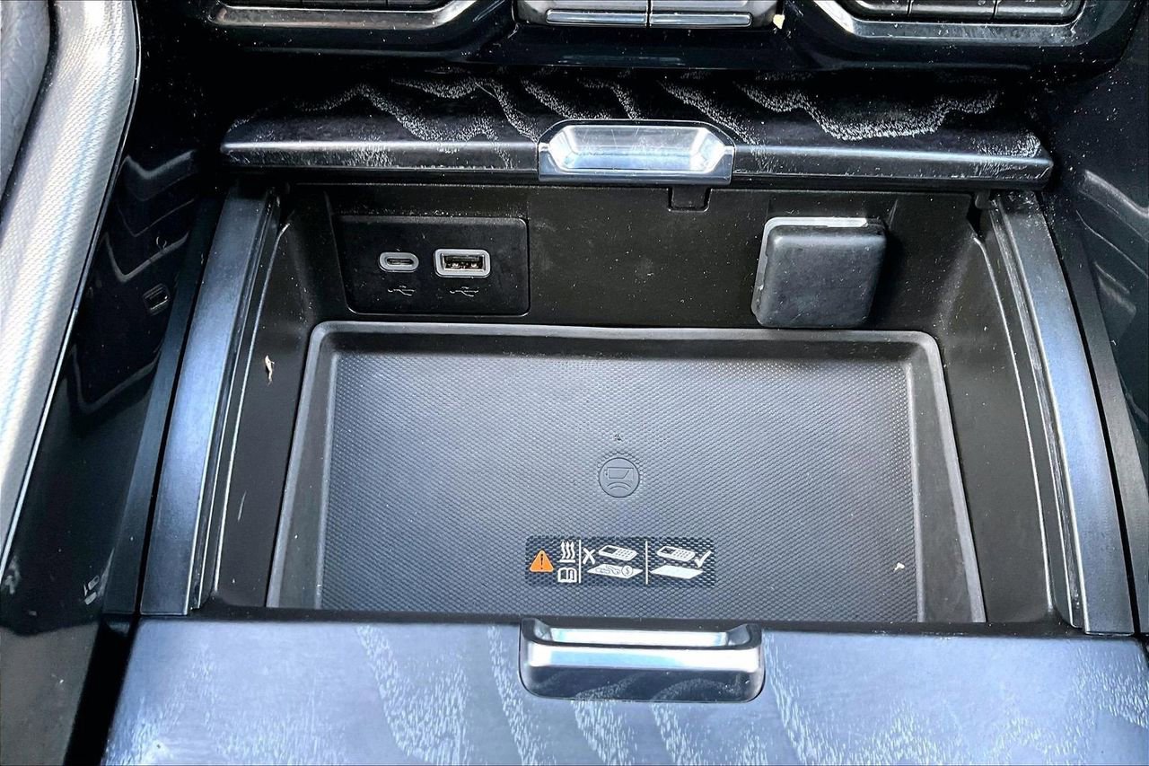 Used 2023 GMC Yukon Denali image 17