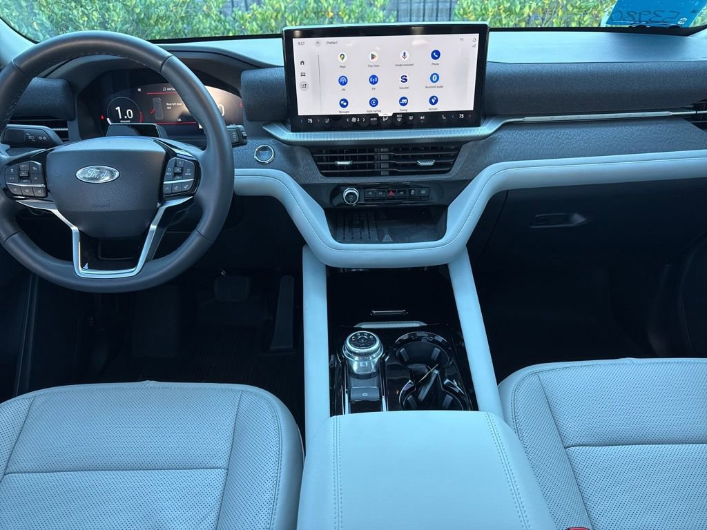 Used 2025 Ford Explorer Platinum w/ Ultimate Package image 18