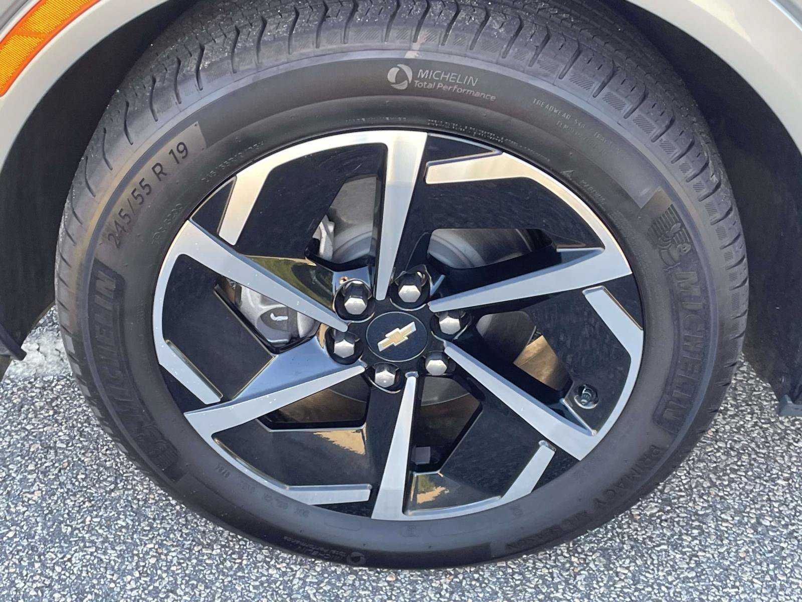 Used 2024 Chevrolet Equinox EV LT FWD image 19