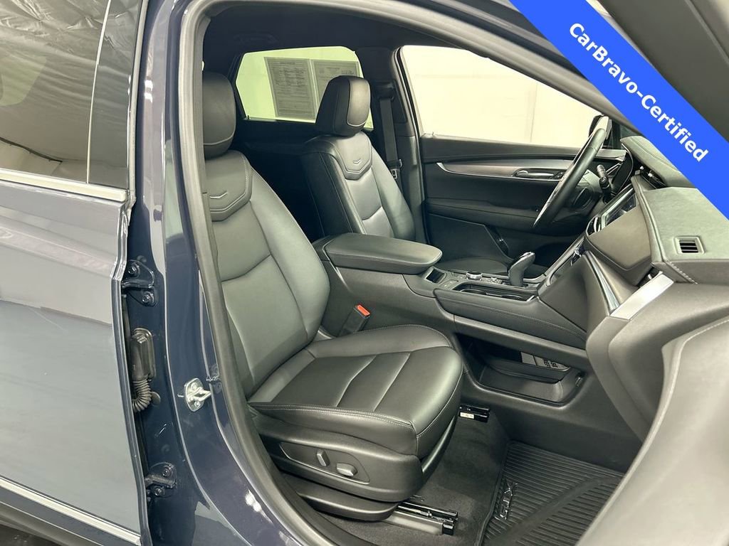 Certified 2025 Cadillac XT5 Luxury image 22