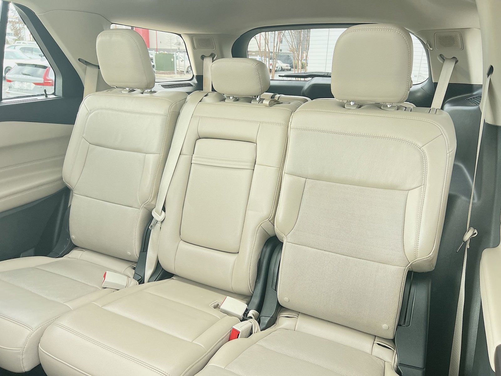 Used 2020 Ford Explorer Limited image 24