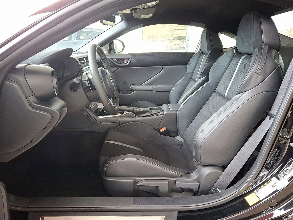 New 2025 Toyota GR86 Premium image 7