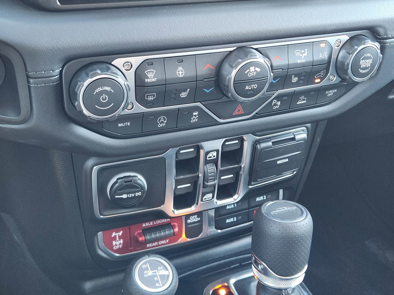 New 2026 Jeep Gladiator Mojave image 18