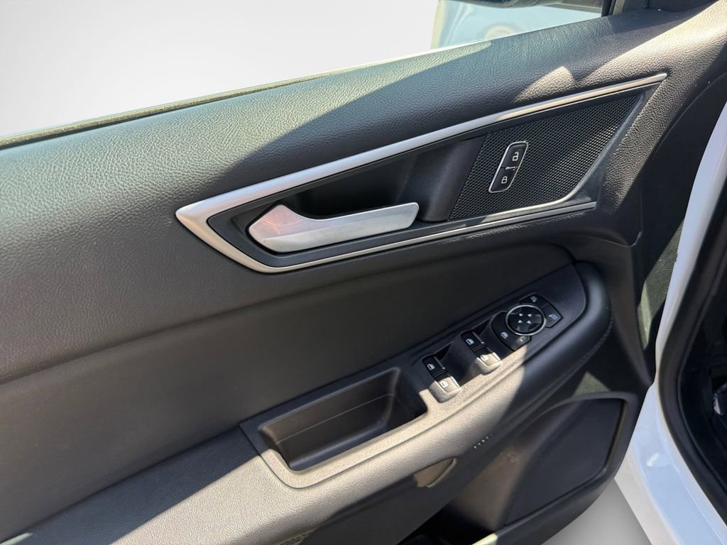 Used 2024 Ford Edge SEL image 13