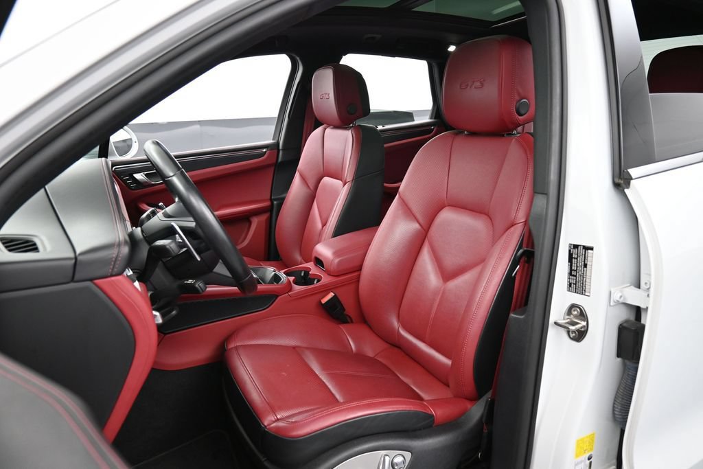 Certified 2022 Porsche Macan GTS AWD/4WD image 5