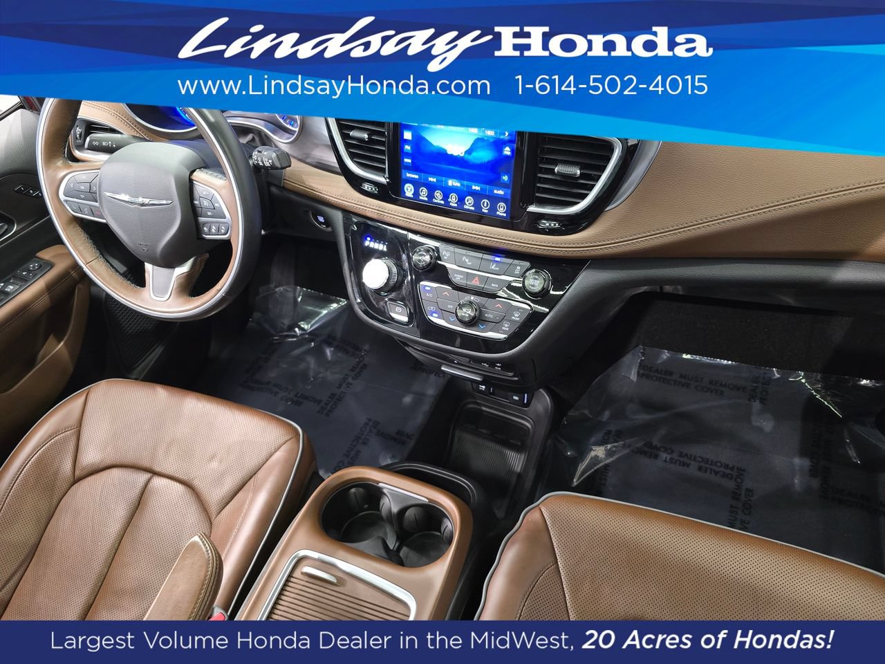 Used 2017 Chrysler Pacifica Limited w/ UConnect Theater Package FWD image 11