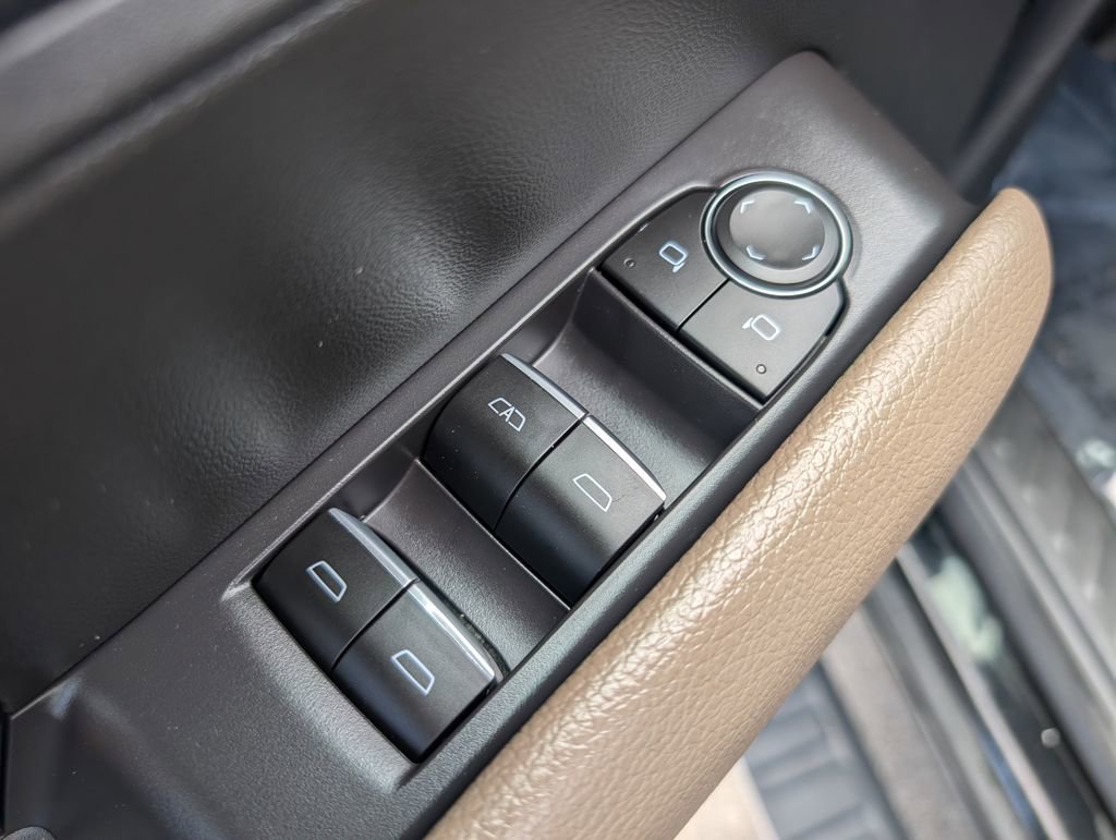 Used 2023 GMC Canyon Denali w/ Denali Black Edition image 15