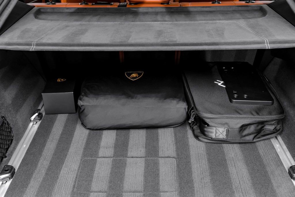 Used 2025 Lamborghini Urus SE image 64