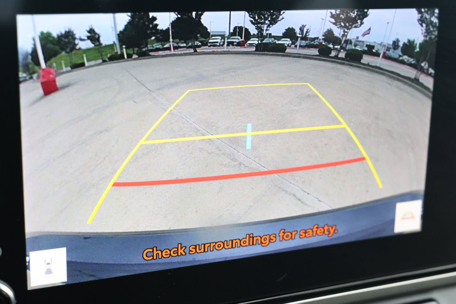 Used 2025 Toyota Camry SE FWD image 3