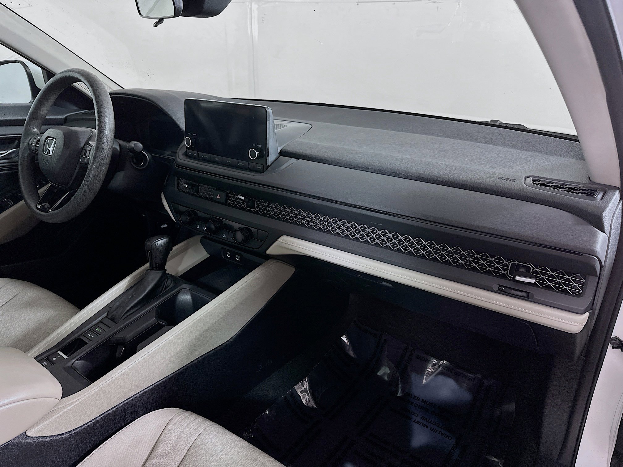 Certified 2023 Honda Accord EX image 28