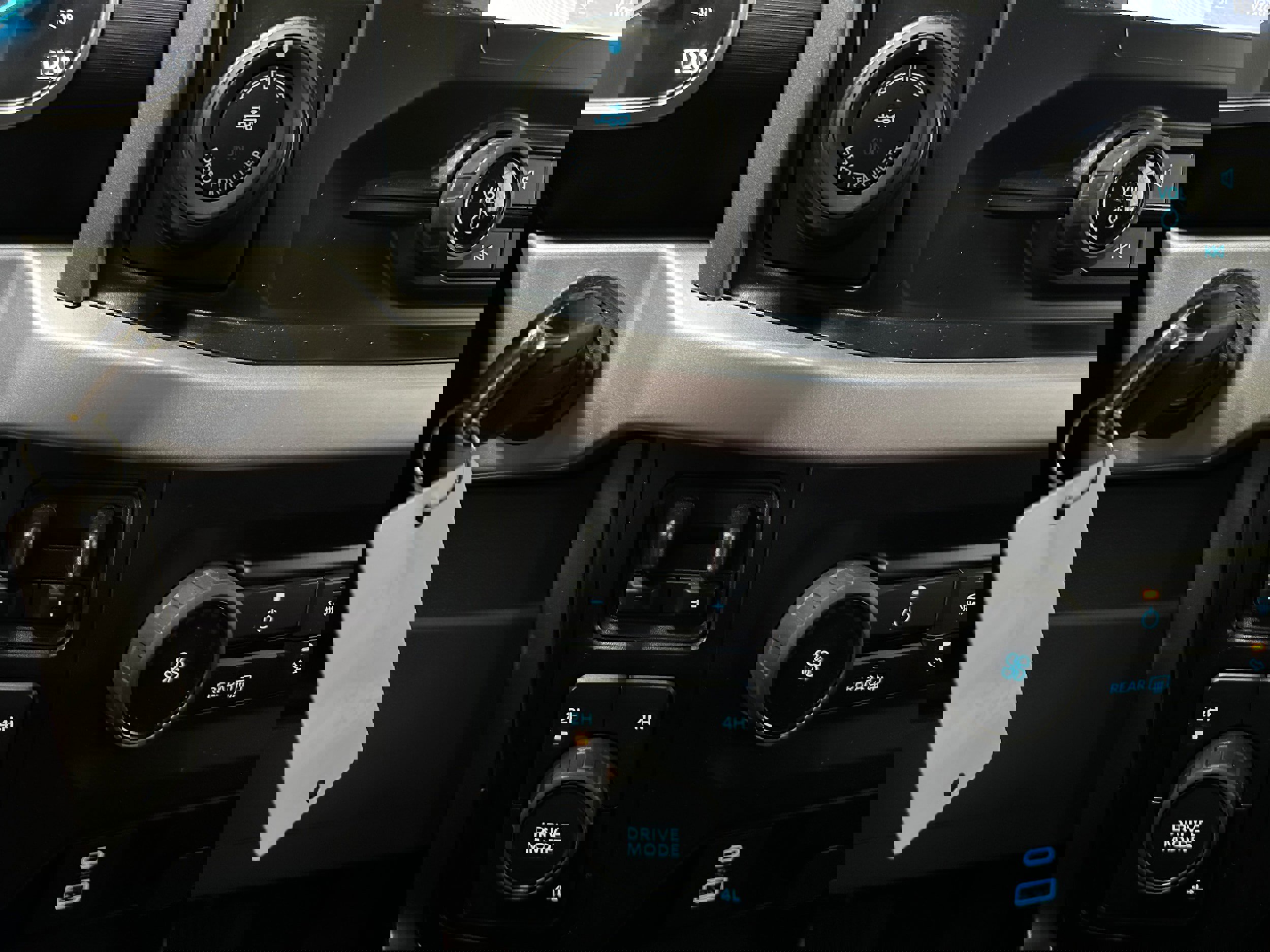 Certified 2023 Ford F150 XLT w/ Trailer Tow Package image 16