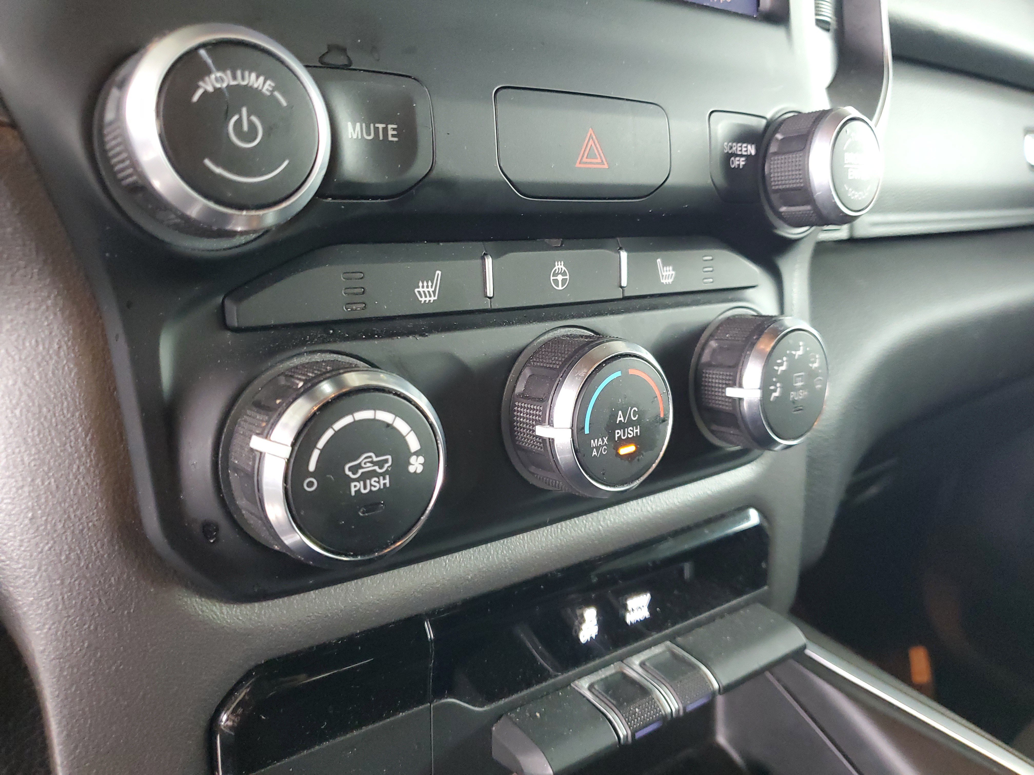 Certified 2024 RAM 1500 Big Horn RWD image 26